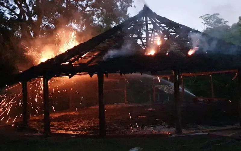 Incêndio atingiu uma parte da área de hospedagem e de lazer do Sesc Caldas Novas, mas teve proporções pequenas para o tamanho da área