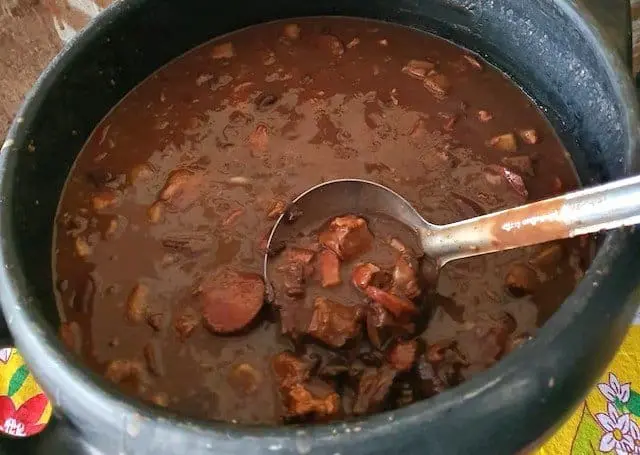 Feijoada do Quintal do Jajá já é tradicional de Goiânia e uma das boas opções