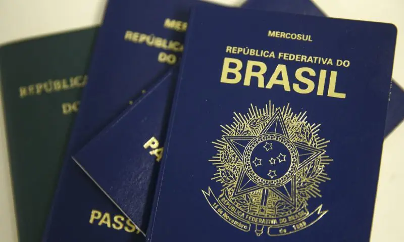 Passaporte brasileiro emitido pela Polícia Federal