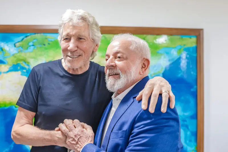 Presidente da República, Luiz Inácio Lula da Silva, durante encontro com o músico Roger Waters, no Palácio do Planalto. (Foto: Ricardo Stuckert / PR)