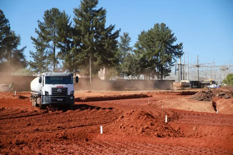 Obra é executada com recursos e equipes próprias da Prefeitura de Aparecida de Goiânia; trecho receberá sinalização de trânsito horizontal e vertical