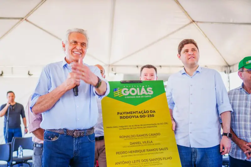 Caiado inaugura trecho da GO-230 e assina ordem de serviço para restauração da GO-070, em Matrinchã