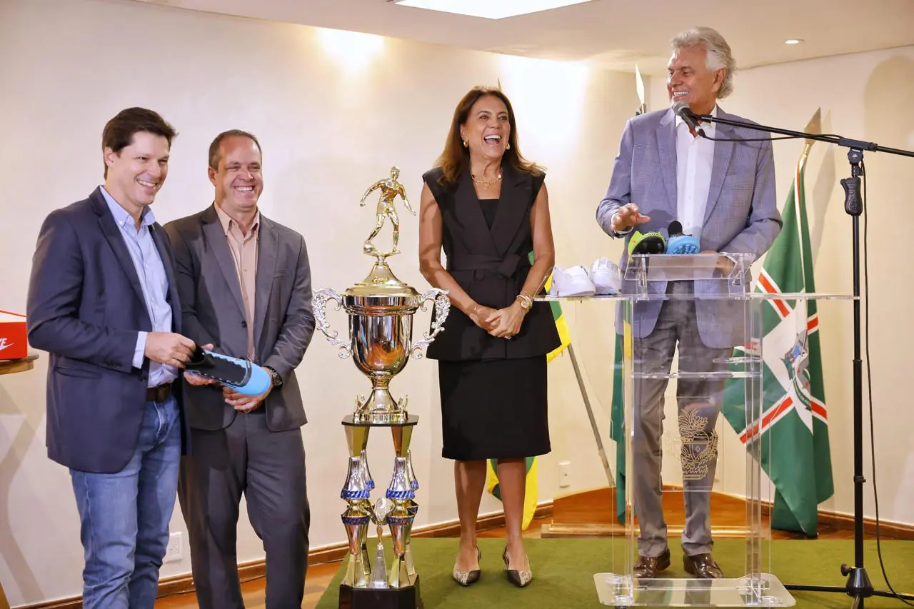 Caiado e Gracinha recebem campeões nacionais da Copa Quilombola de futebol