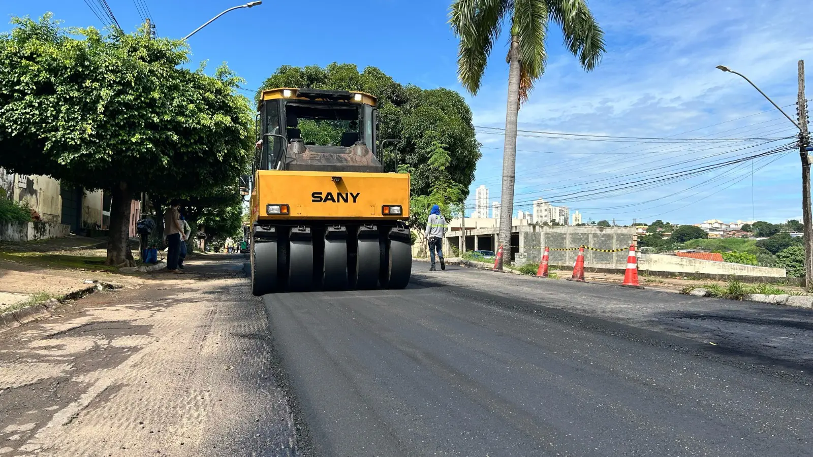 Jardim Novo Mundo tem ruas recapeadas pela prefeitura