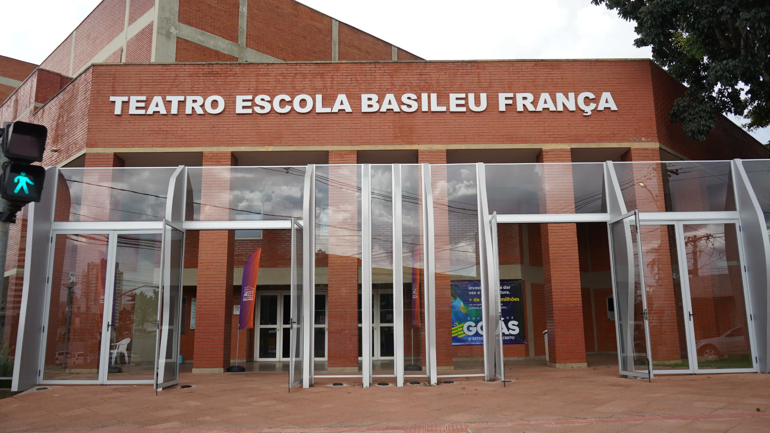 Basileu França abre mais de 1.000 vagas para cursos gratuitos de arte