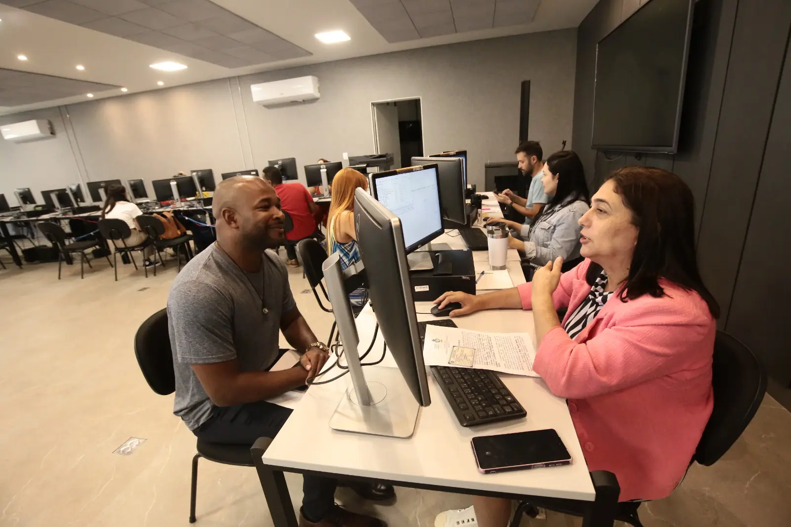 Caiado nomeia mais 307 professores aprovados em concurso público