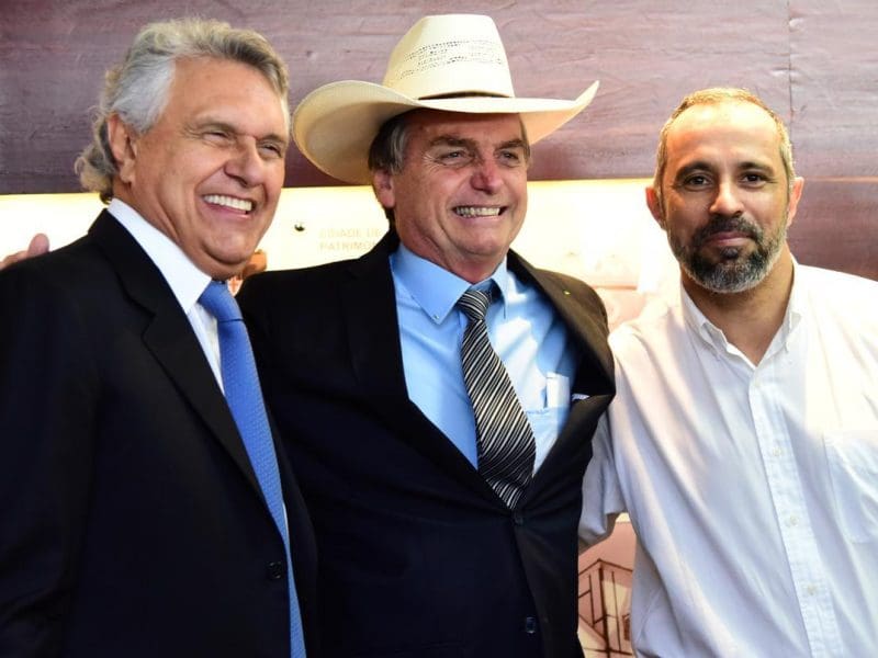 Caiado, Bolsonaro e Amaurí Ribeiro no Palácio das Esmeraldas (foto divulgação)