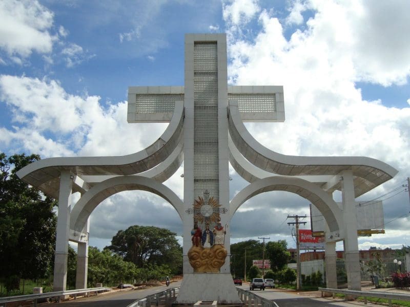 Portal da Fé na entrada de Trindade é um dos marcos da cidade (foto divulgação)