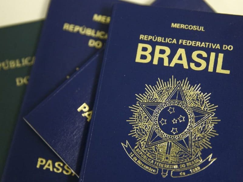 Passaporte brasileiro emitido pela Polícia Federal