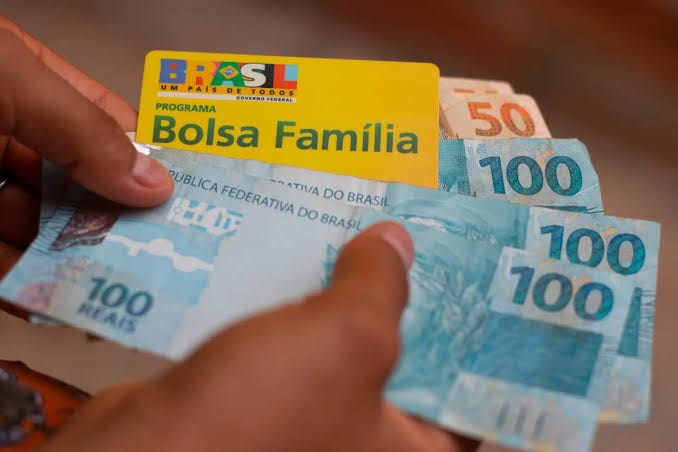 Bolsa Família terá valor extra para famílias maiores; entenda