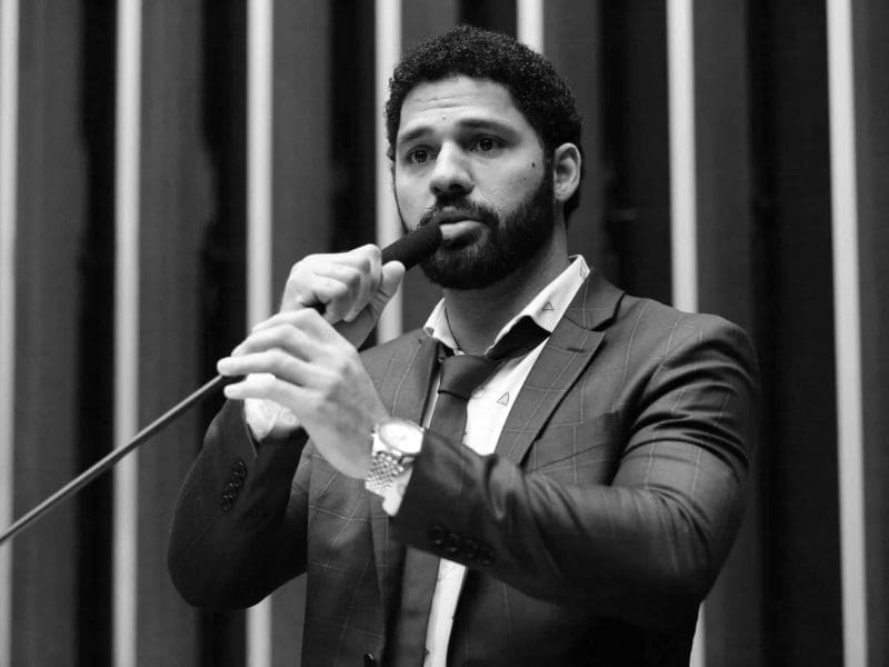 David Miranda foi internado no dia 6 de agosto do ano passado, mas foi alvo de infecções sucessivas, em um quadro de septicemia