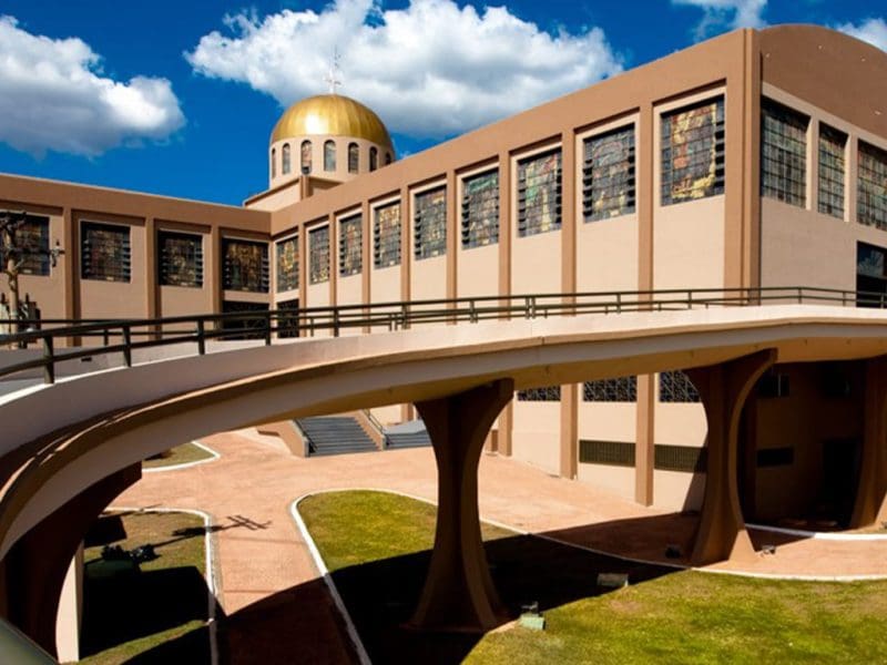 Brasil é o país que mais crê em Deus