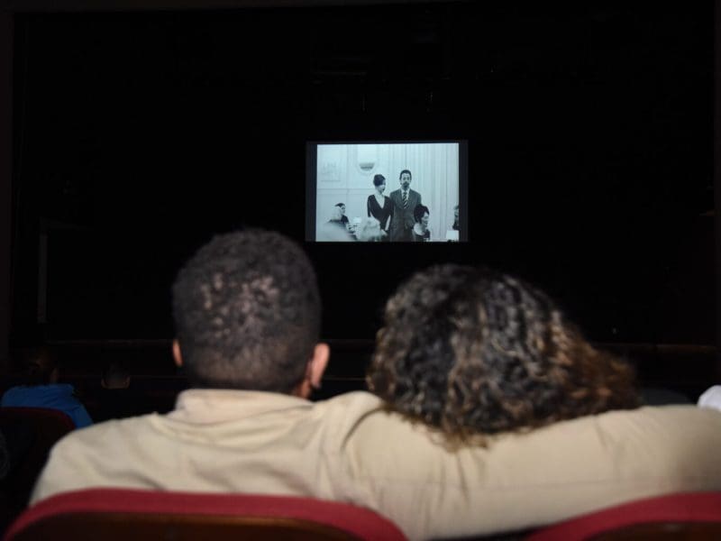 Lei Paulo Gustavo abre editais abrangem áreas de audiovisual/cinema e multilinguagens; trabalhadores da cultura têm até dia 20 de janeiro para se inscreverem