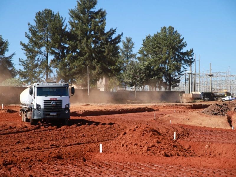 Obra é executada com recursos e equipes próprias da Prefeitura de Aparecida de Goiânia; trecho receberá sinalização de trânsito horizontal e vertical