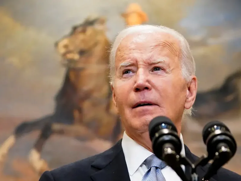 O presidente dos Estados Unidos, Joe Biden, anunciou neste domingo (21) que irá desistir de concorrer à reeleição na disputa contra Donald Trump. Em uma postagem na rede social X, Biden disse que permanecerá em seu papel como presidente e comandante-chefe até o final de seu mandato em janeiro de 2025.