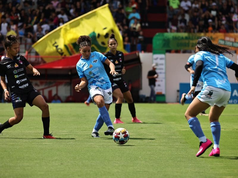 A cerimônia de abertura e o início dos jogos acontecerão no CT do Goiás Esporte Clube Coimbra Bueno, em Aparecida de Goiânia. As primeiras partidas serão às 9h e vão até as 17h, no sábado (13) e também no domingo (14)!