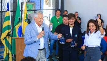 Caiado inaugura colégio estadual com investimento de R$ 3,7 milhões em Aparecida de Goiânia