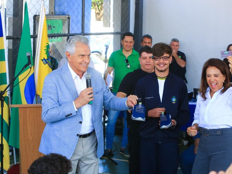 Caiado inaugura colégio estadual com investimento de R$ 3,7 milhões em Aparecida de Goiânia