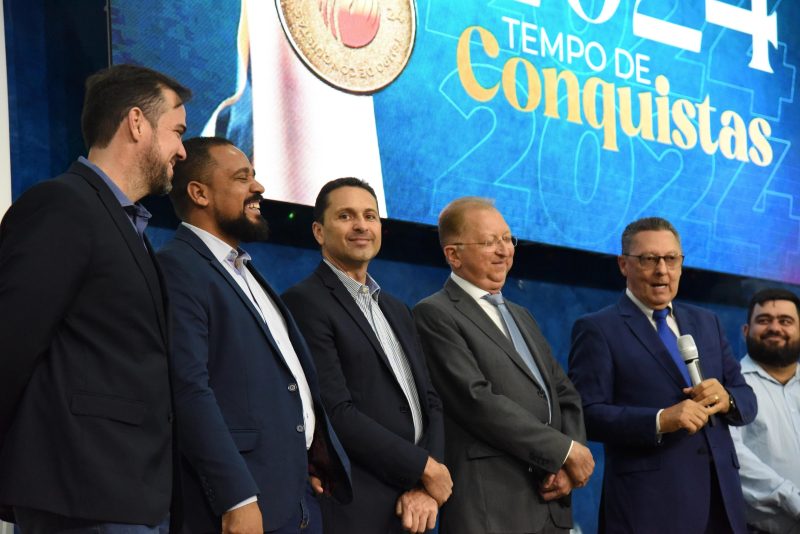 ”Nós amamos Aparecida e seu povo, por isso apoiamos Leandro para prefeito”, diz pastor Neuton Abreu da Assembleia de Deus