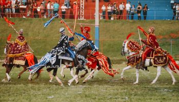 Corumbá e Pilar de Goiás recebem Circuito das Cavalhadas no feriado de Independência