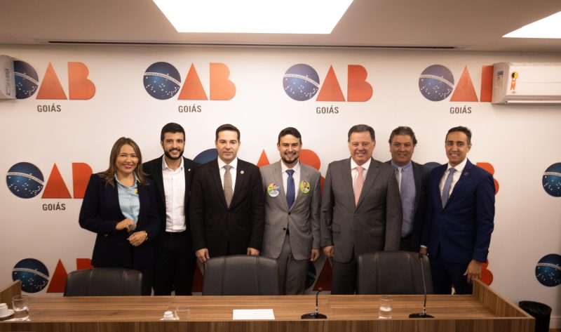 Matheus firma compromisso com OAB em fazer uma política diferente