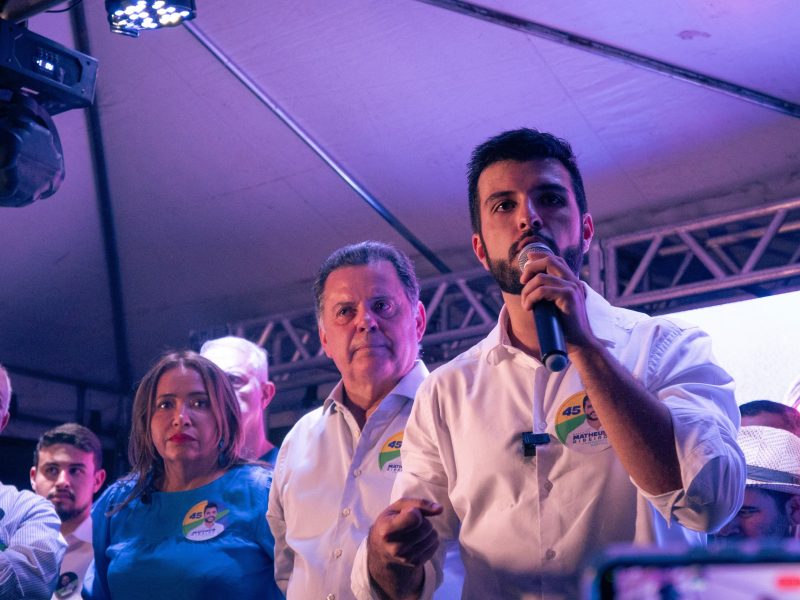 Ao inaugurar comitê, Matheus faz homenagens ao ex-prefeito tucano Nion Albernaz