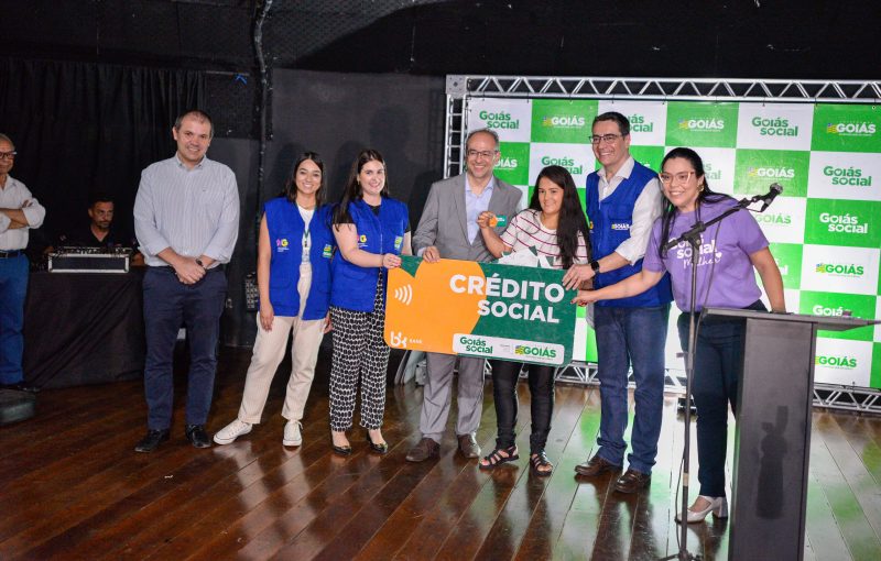 Governo de Goiás entrega benefícios da primeira edição do Goiás Social Mulher