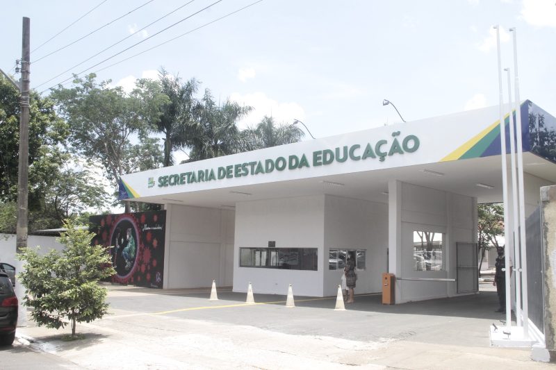 Governo de Goiás já pagou mais de R$ 147 milhões em diferenças salariais de servidores da educação