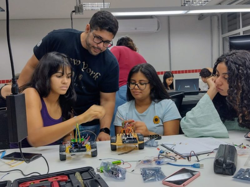 Prorrogadas inscrições para curso gratuito de robótica em Goiânia e no interior