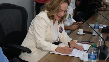 Adriana se compromete com melhorias no trânsito, na mobilidade e proteção às mulheres no transporte público