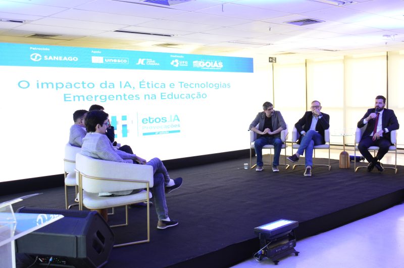 Etos.IA Provocações discute inteligência artificial e energias renováveis na Campus Party Goiás 4