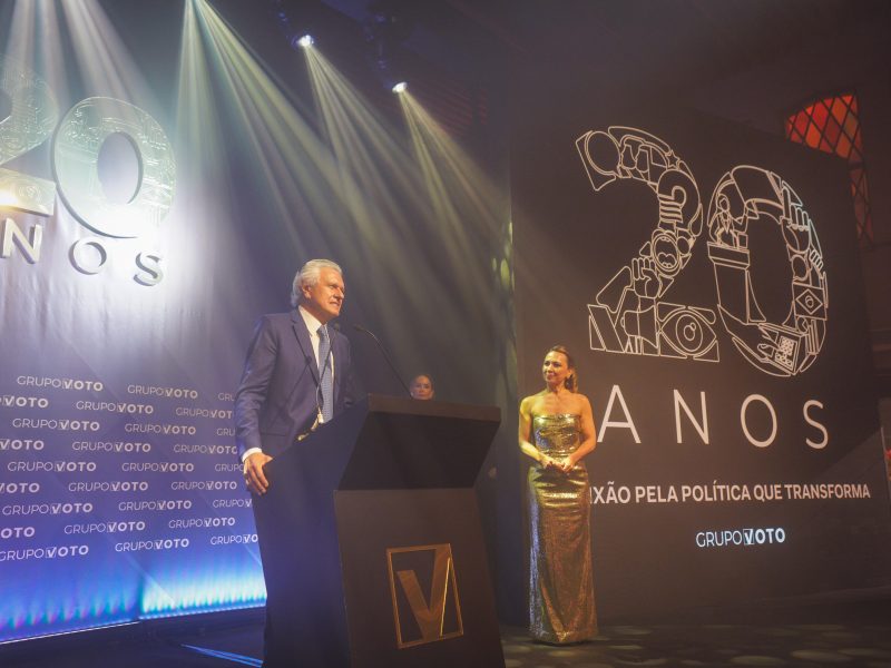 Caiado recebe homenagem como líder que contribui para desenvolvimento do Brasil nos últimos 20 anos