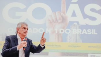 Seis municípios do Norte e Nordeste de Goiás são contemplados pela entrega de títulos, enquanto outros dez recebem veículos de carga