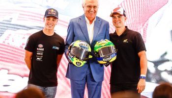 Caiado assina contrato para realização da MotoGP no Autódromo de Goiânia
