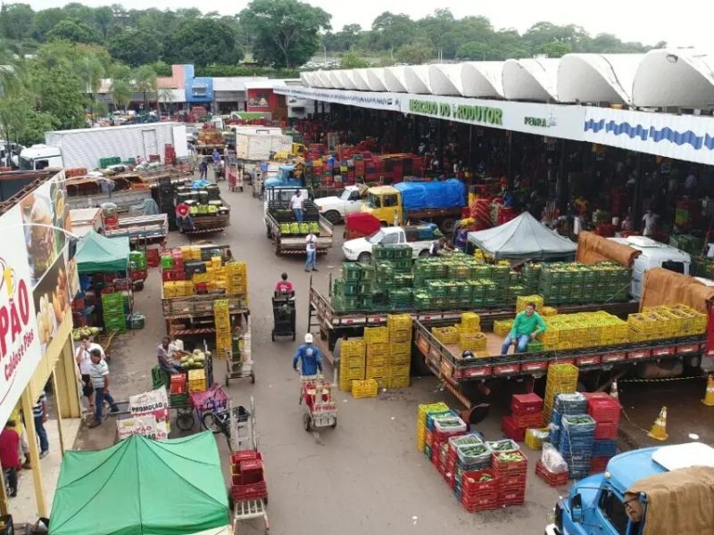 Governador de Goiás amplia feriados de Natal e Ano Novo.