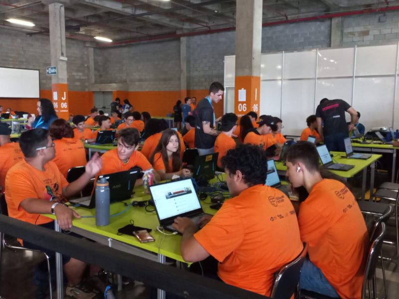 Estudantes da rede estadual se destacam em Olimpíada de IA Aplicada na Campus Party 2024