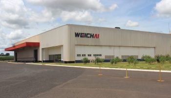 O governador Ronaldo Caiado celebrou um marco histórico para Goiás com o início das operações da gigante chinesa Weichai em Itumbiara, nesta quinta-feira (12/12).