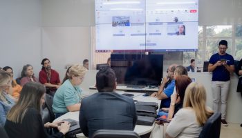 Informações obtidas nos Cais, Ciams e UPAs embasam trabalhos do Gabinete Central. Resultados já são sentidos com a redução da espera por leitos de internação