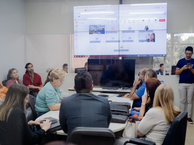 Informações obtidas nos Cais, Ciams e UPAs embasam trabalhos do Gabinete Central. Resultados já são sentidos com a redução da espera por leitos de internação