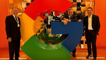 Vilela e Mabel conhecem soluções inovadoras de mobilidade no Google em São Paulo