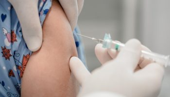 Goiás retoma crescimento das coberturas vacinais em 2024