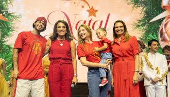 Cerca de 200 crianças em situação de vulnerabilidade social do projeto "Levando Amor", apadrinhado pelo casal de influencers, espalharam ainda mais alegria à iniciativa do Goiás Social