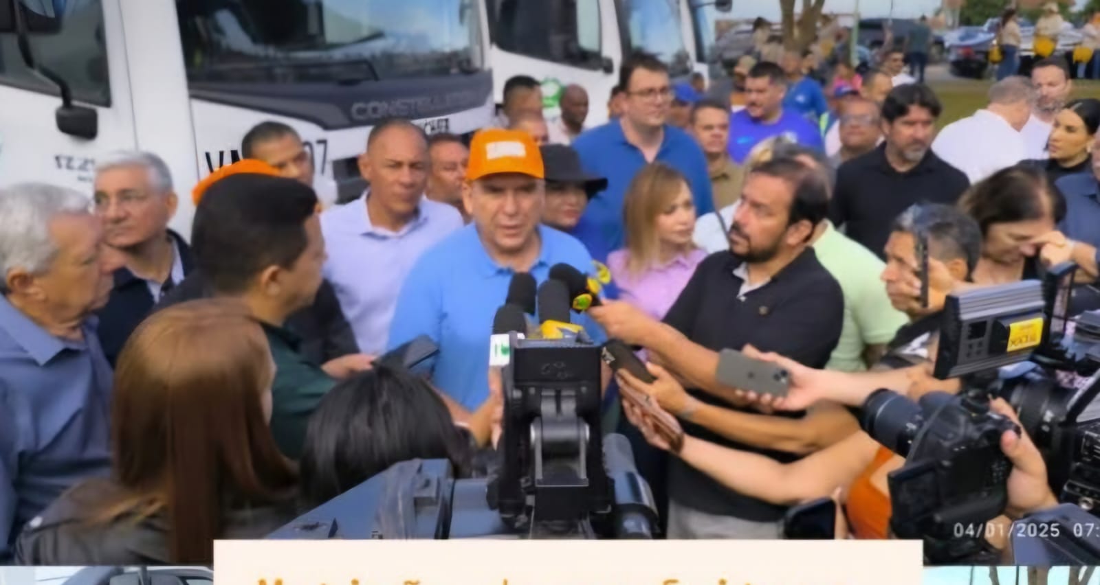 Sandro Mabel faz apelo à população durante mutirão em Goiânia