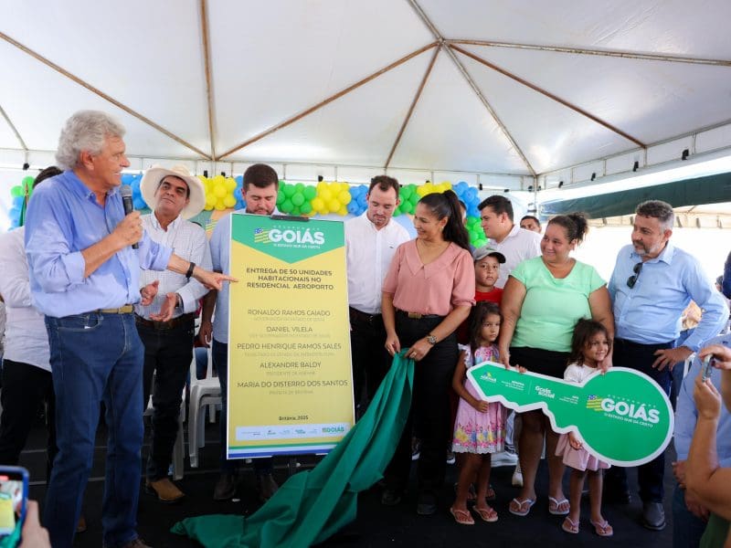 Caiado fortalece a política habitacional de Goiás ao entregar 50 casas a custo zero em Britânia
