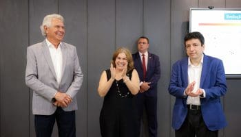 Governo de Goiás investe R$ 17,3 milhões em aquisições e reconhece municípios que se destacam na alfabetização na idade certa