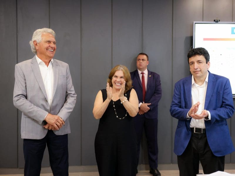 Governo de Goiás investe R$ 17,3 milhões em aquisições e reconhece municípios que se destacam na alfabetização na idade certa