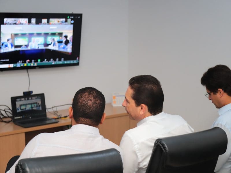 Com apoio de Caiado, Vilela intensifica limpeza de Aparecida e organiza grande mutirão de combate à dengue