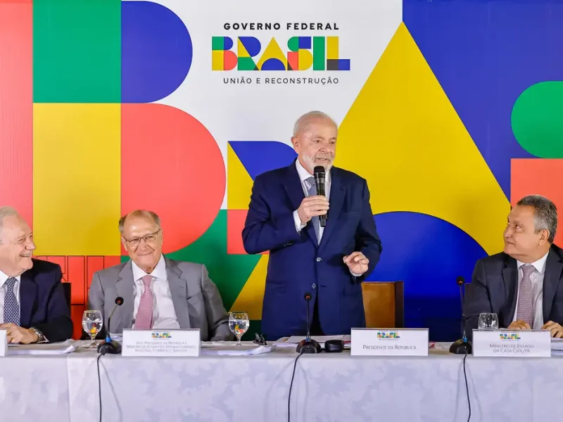 Prioridade do governo em 2025 é baratear os alimentos, diz Lula