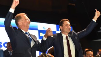 Vilela assume Prefeitura de Aparecida com déficit de R$ 300 milhões e salário de servidores em atraso