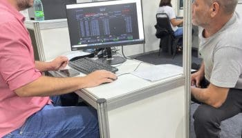 Centrais do IPTU de Goiânia tiram duvidas dos contribuintes